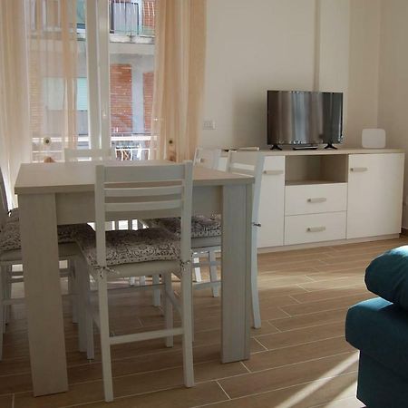 La Casa Di Nina Apartment Minturno Luaran gambar
