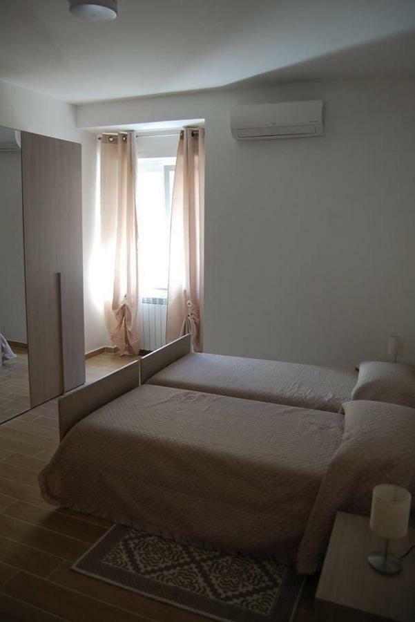 La Casa Di Nina Apartment Minturno Luaran gambar